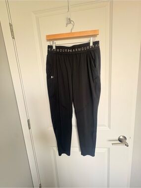 Women’s Under Armour Black Athletic Jogger Sweatpants